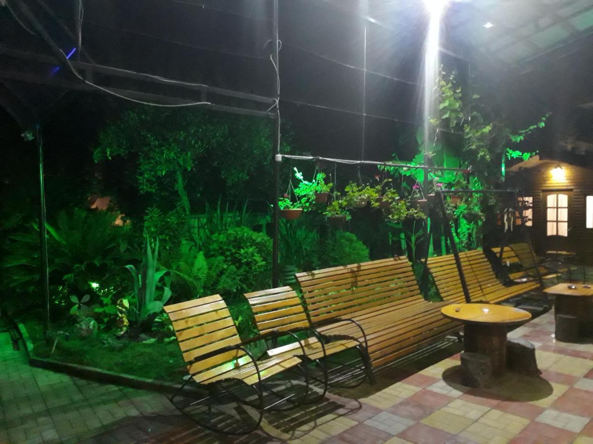 מלון גגרה Гостевой Дом У Левы מראה חיצוני תמונה