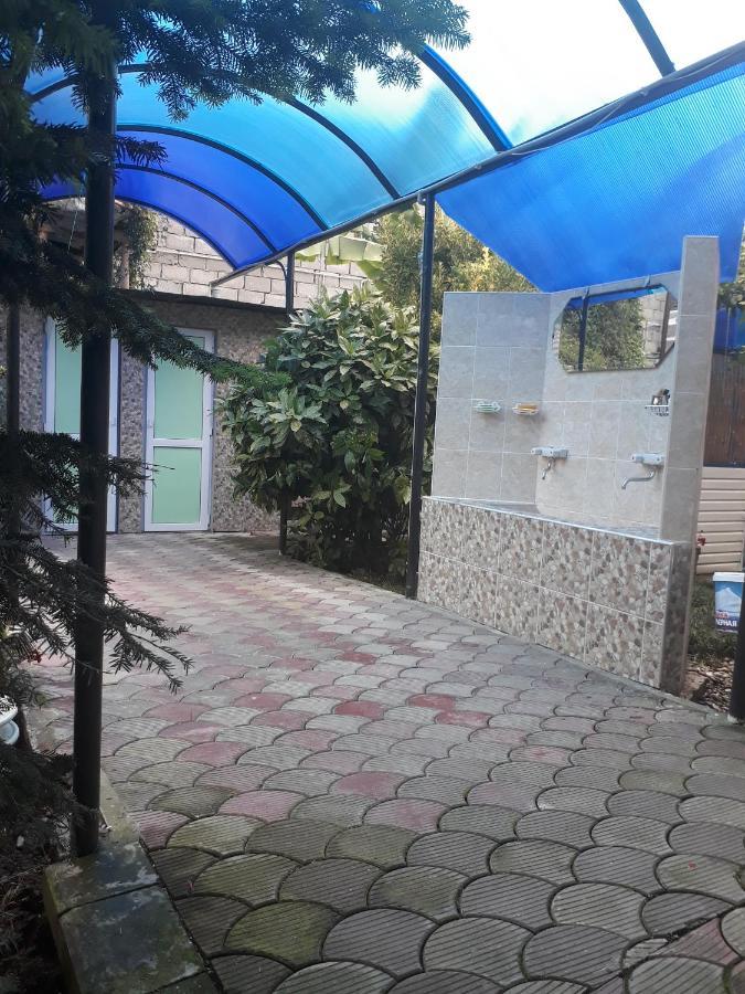 מלון גגרה Гостевой Дом У Левы מראה חיצוני תמונה